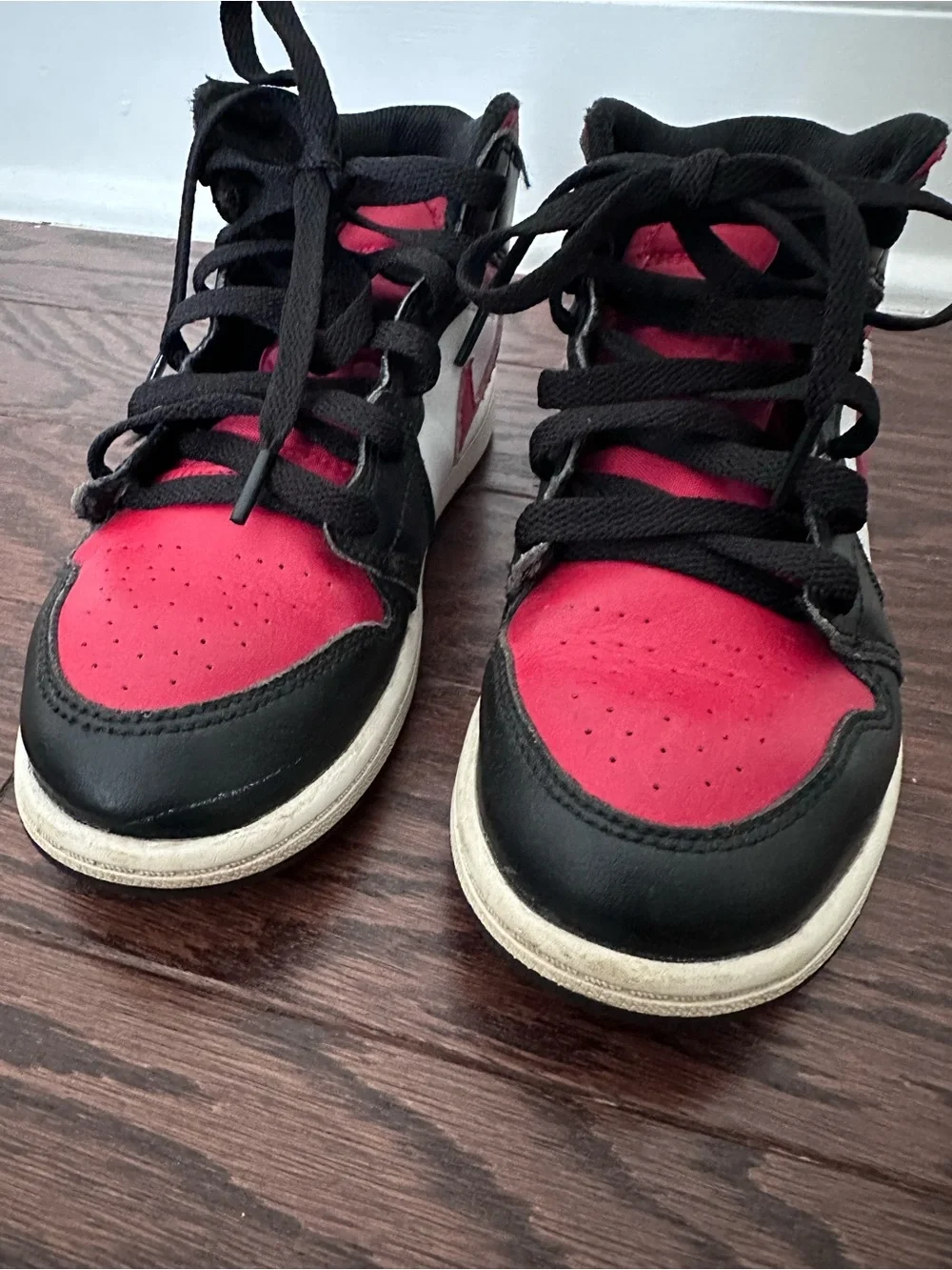 Kids Nike Air Jordan 1 Mid Sneakers Red White and Black Size 2Y